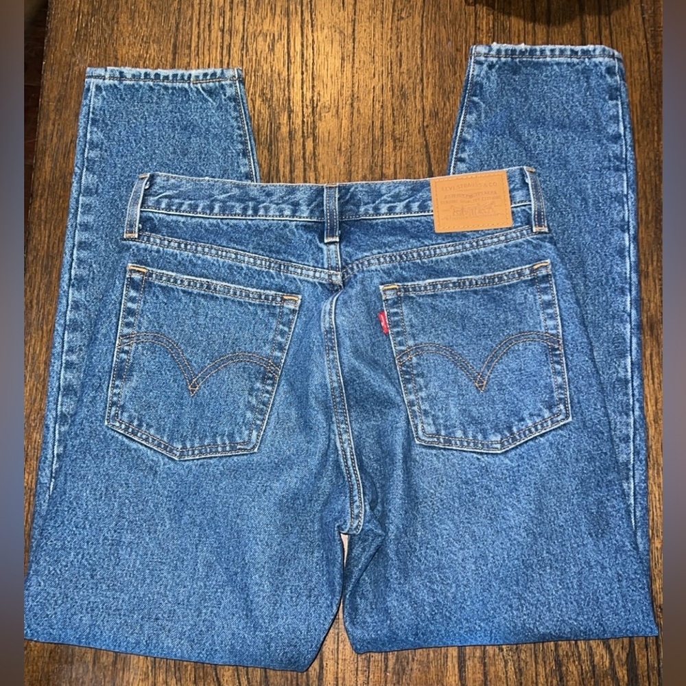 Levi wedgie jeans